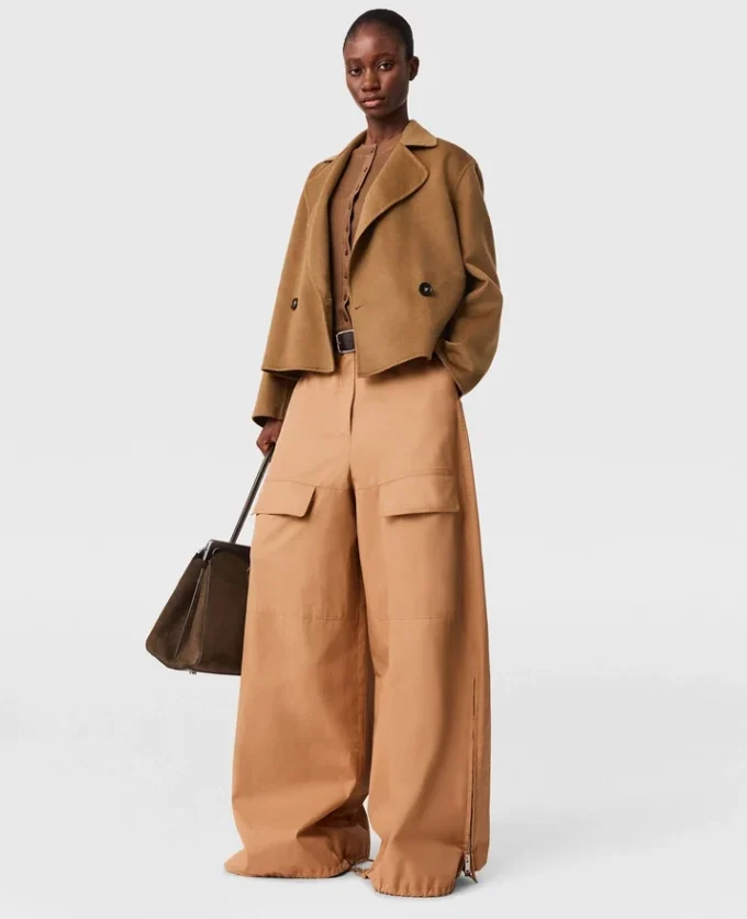 Pantaloni cargo a gamba larga Pantaloni cargo a gamba larga