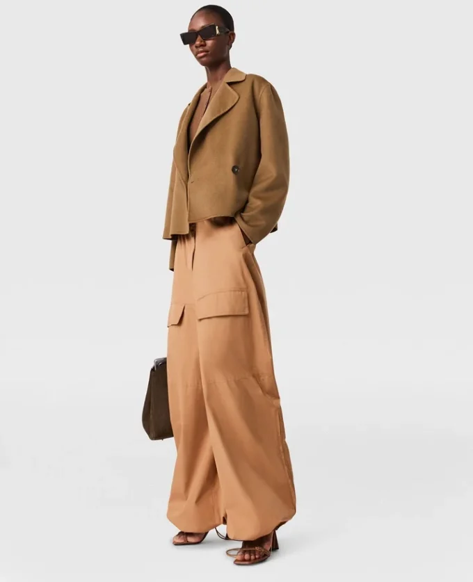 Pantaloni cargo a gamba larga Pantaloni cargo a gamba larga