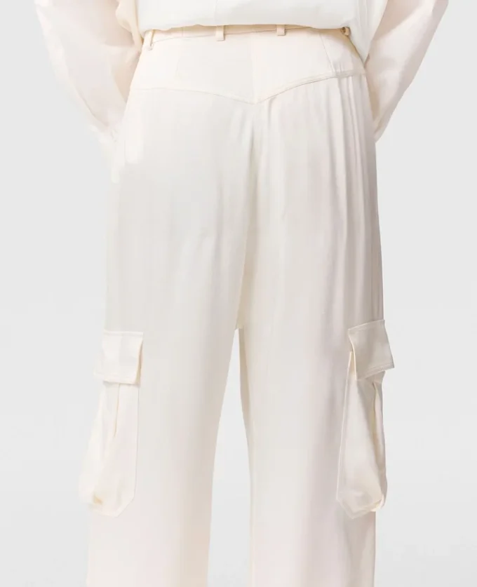 Pantaloni cargo morbidi con inserti in raso Pantaloni cargo morbidi con inserti in raso
