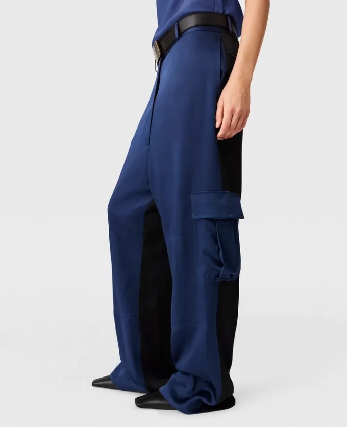 Pantaloni cargo oversize in raso Pantaloni cargo oversize in raso