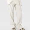 Pantaloni dritti con pieghe Pantaloni dritti con pieghe