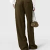 Pantaloni dritti con pieghe Pantaloni dritti con pieghe