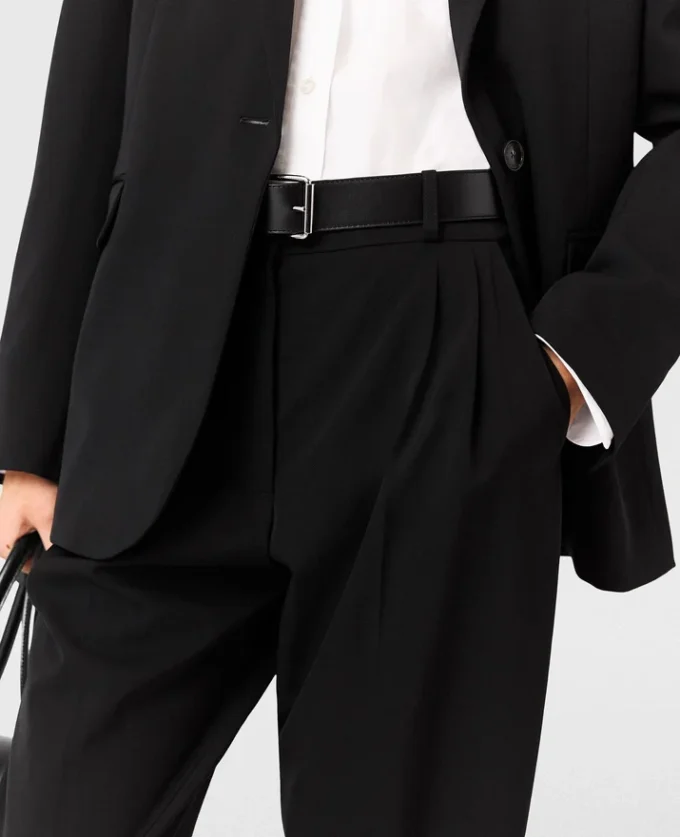 Pantaloni in lana a vita alta con pieghe Pantaloni in lana a vita alta con pieghe