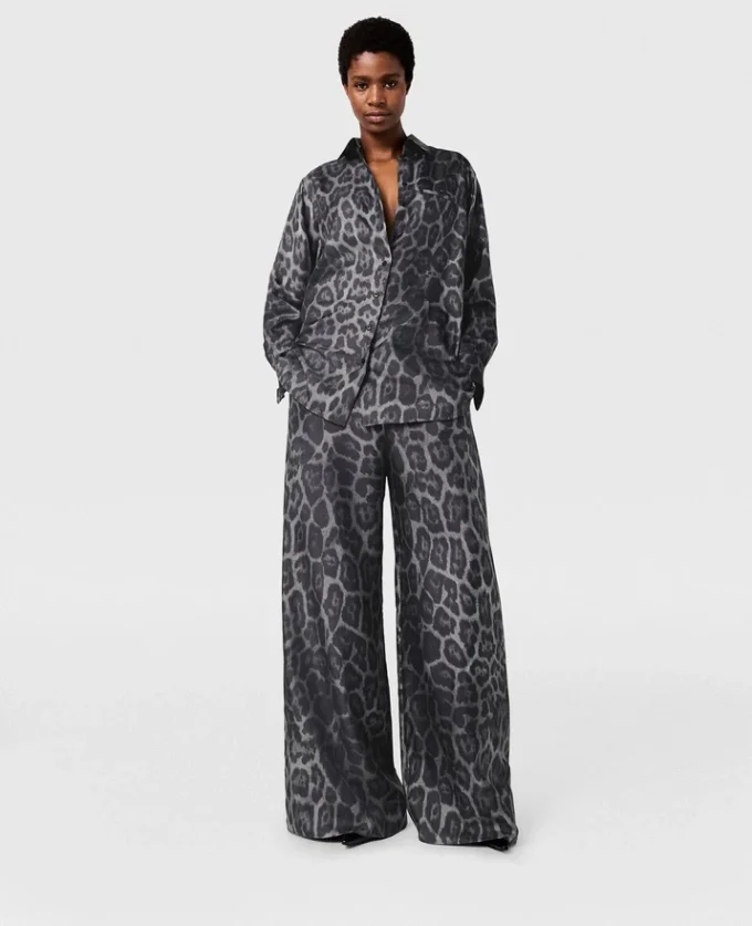 Pantaloni oversize con coulisse e stampa leopardata Pantaloni oversize con coulisse e stampa leopardata