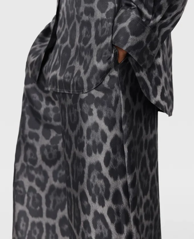 Pantaloni oversize con coulisse e stampa leopardata Pantaloni oversize con coulisse e stampa leopardata
