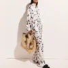 Pantaloni oversize con stampa ciliegie Pantaloni oversize con stampa ciliegie