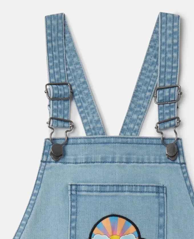Salopette in denim con ricamo “I Love You” Salopette in denim con ricamo “I Love You”