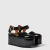 Sandali con plateau in vernice Elyse