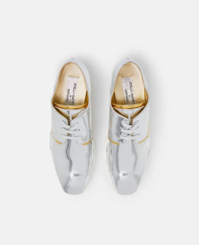 Scarpe con plateau metallizzate Elyse con stampa fragola Scarpe con plateau metallizzate Elyse con stampa fragola