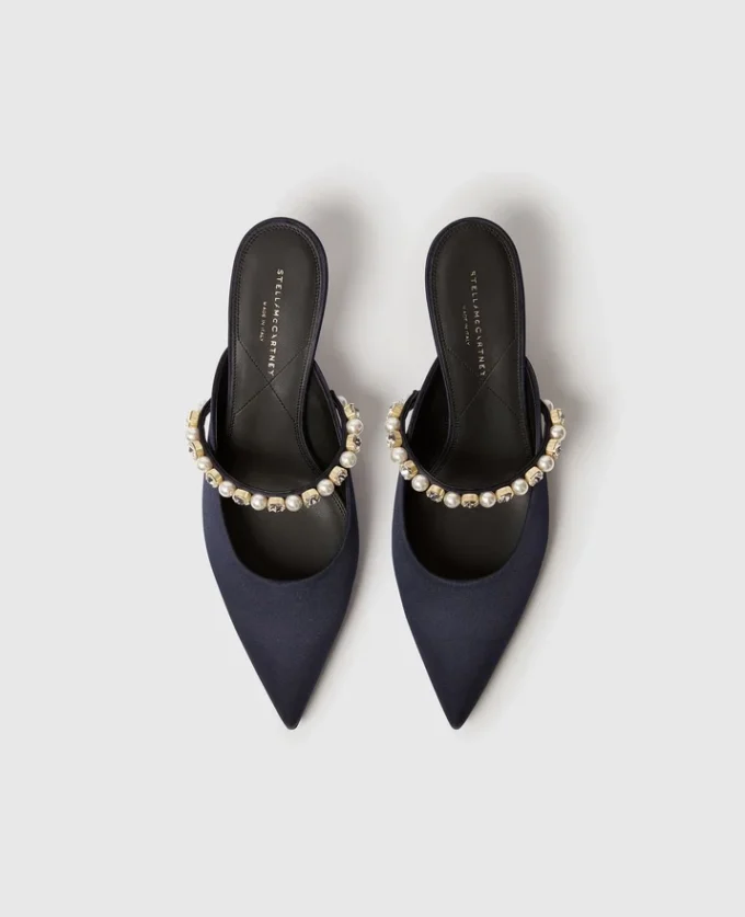 Scarpe con tacco basso Elsa impreziosite da perle Scarpe con tacco basso Elsa impreziosite da perle