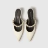 Scarpe con tacco basso Elsa impreziosite da perle Scarpe con tacco basso Elsa impreziosite da perle