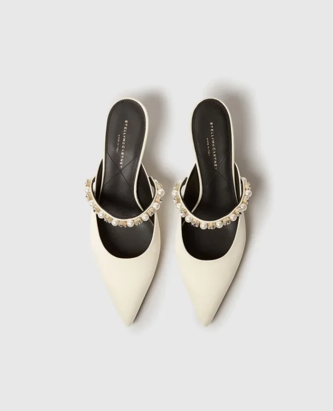 Scarpe con tacco basso Elsa impreziosite da perle Scarpe con tacco basso Elsa impreziosite da perle