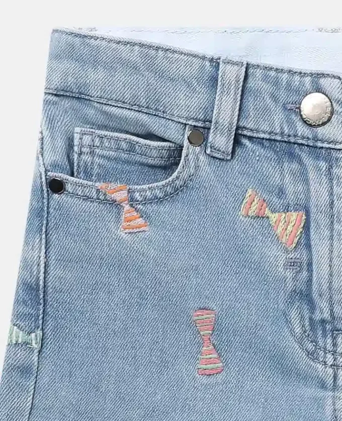 Shorts in denim con stampa a fiocchi a righe Shorts in denim con stampa a fiocchi a righe