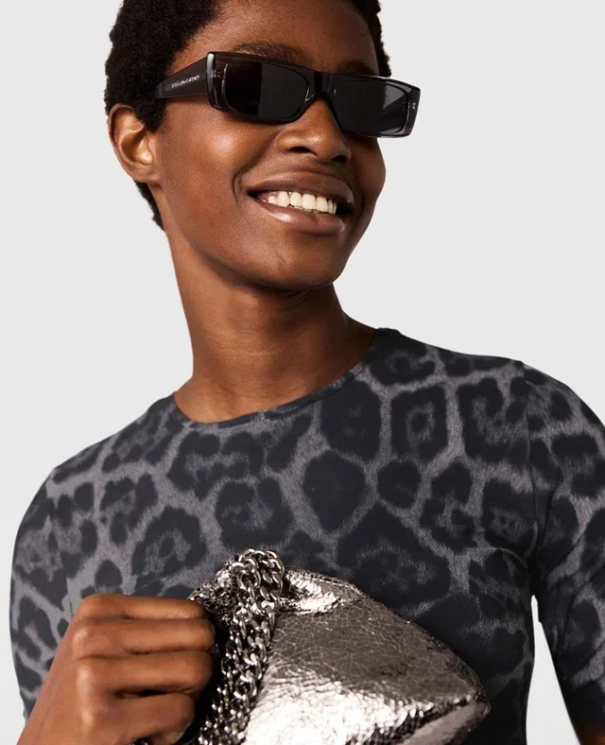 T-shirt a maniche corte con stampa leopardata T-shirt a maniche corte con stampa leopardata