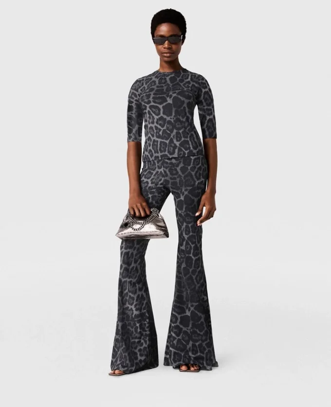 T-shirt a maniche corte con stampa leopardata T-shirt a maniche corte con stampa leopardata