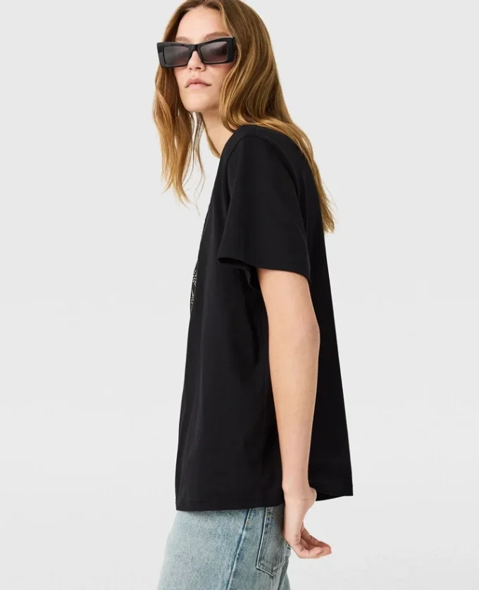 T-shirt boyfriend con logo ricamato T-shirt boyfriend con logo ricamato