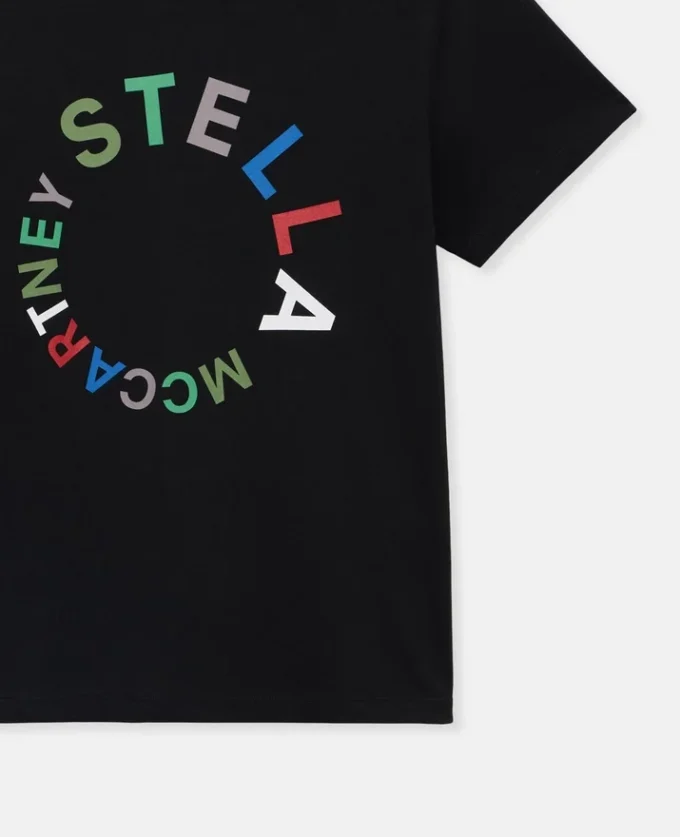 T-shirt con ricamo logo circolare T-shirt con ricamo logo circolare