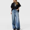 Jeans in denim a vita alta con gamba larga sbiadita Jeans in denim a vita alta con gamba larga sbiadita