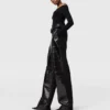 Top a maniche lunghe con scollo dritto