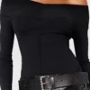 Top a maniche lunghe con scollo dritto