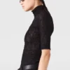 Top con collo alto e maniche a 3/4 in pizzo Top con collo alto e maniche a 3/4 in pizzo