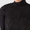 Top con collo alto e maniche a 3/4 in pizzo Top con collo alto e maniche a 3/4 in pizzo