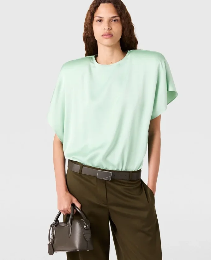 Top con maniche ad aletta e spalline Top con maniche ad aletta e spalline