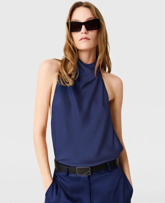 Top con scollo all’americana in raso Top con scollo all’americana in raso