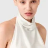 Top con scollo all’americana in raso Top con scollo all’americana in raso