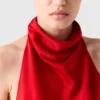 Top con scollo all’americana in raso Top con scollo all’americana in raso