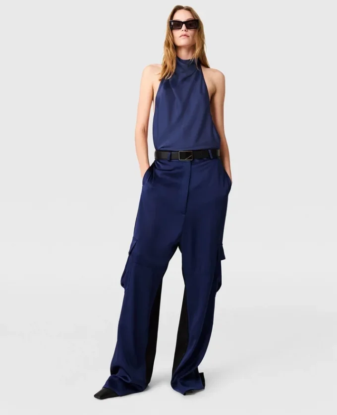 Top con scollo all’americana in raso Top con scollo all’americana in raso