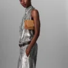 Top con scollo all’americana in velluto metallizzato Top con scollo all’americana in velluto metallizzato