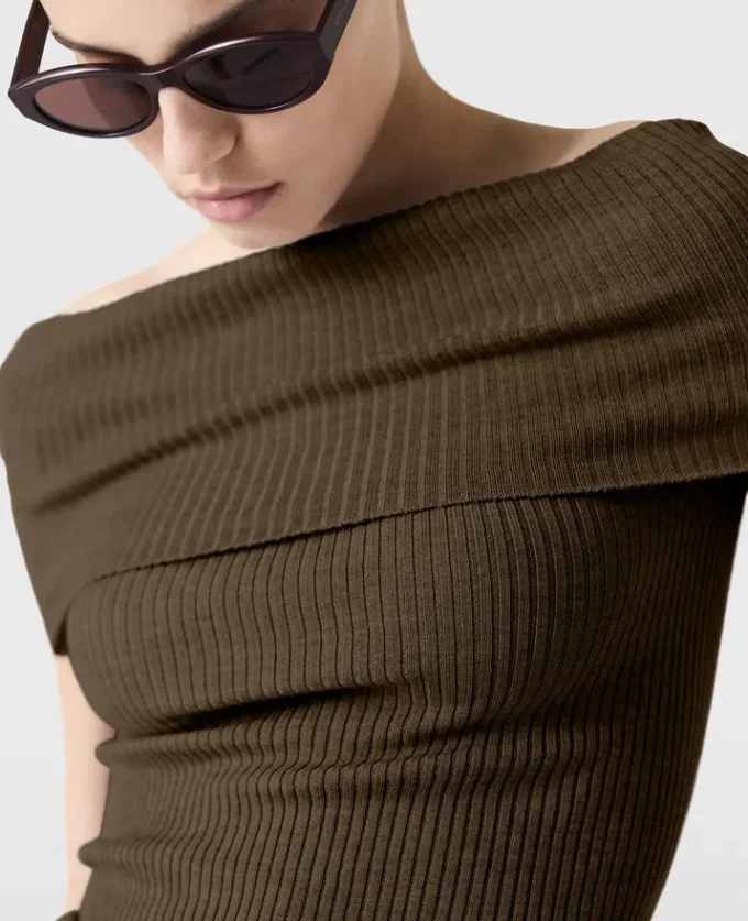 Top con spalle scoperte