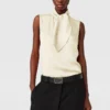 Top in raso senza maniche con collo annodato Top in raso senza maniche con collo annodato